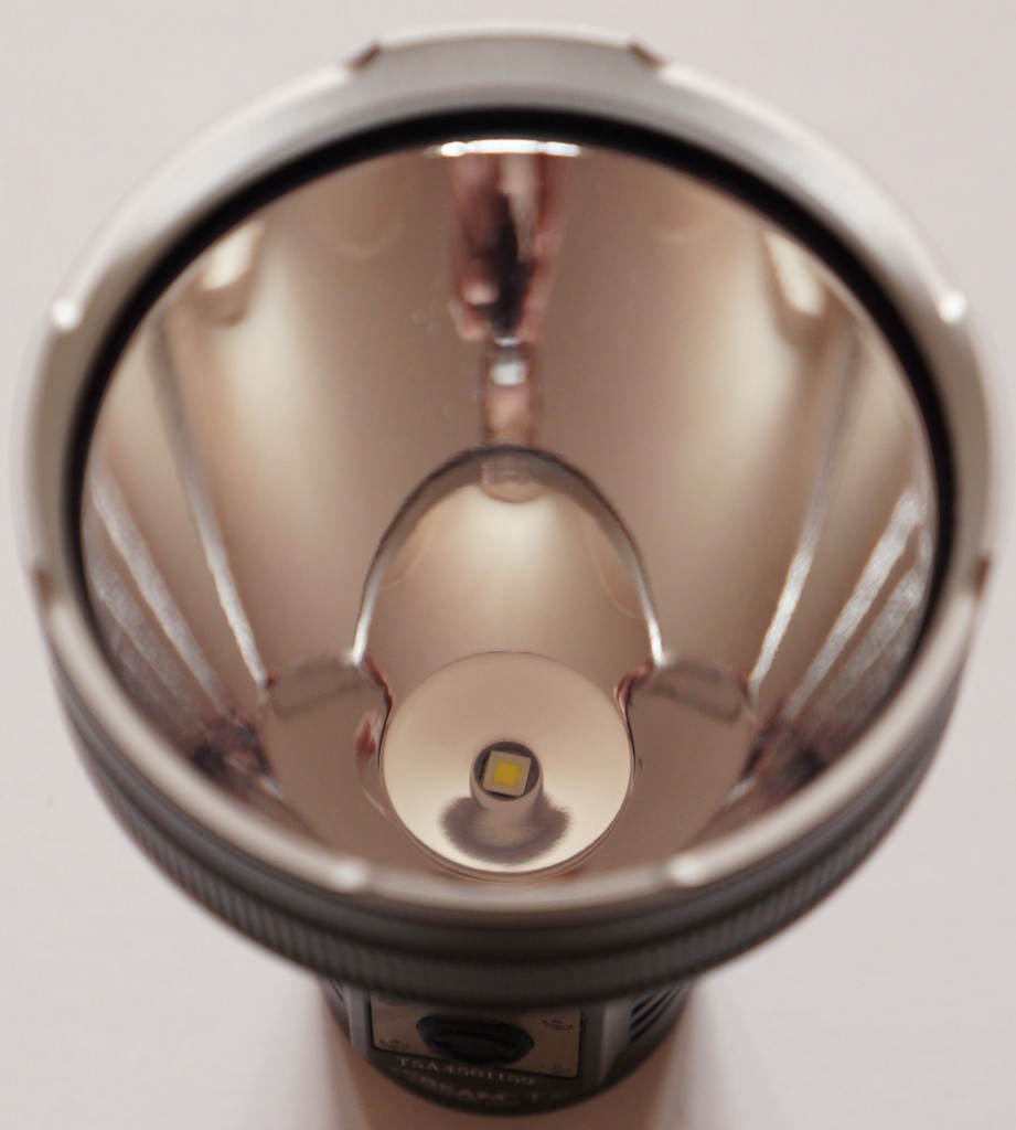 Источником света в светодиодном фонаре Acebeam T20 является светодиод Cree XP-L HI (High Intensity)