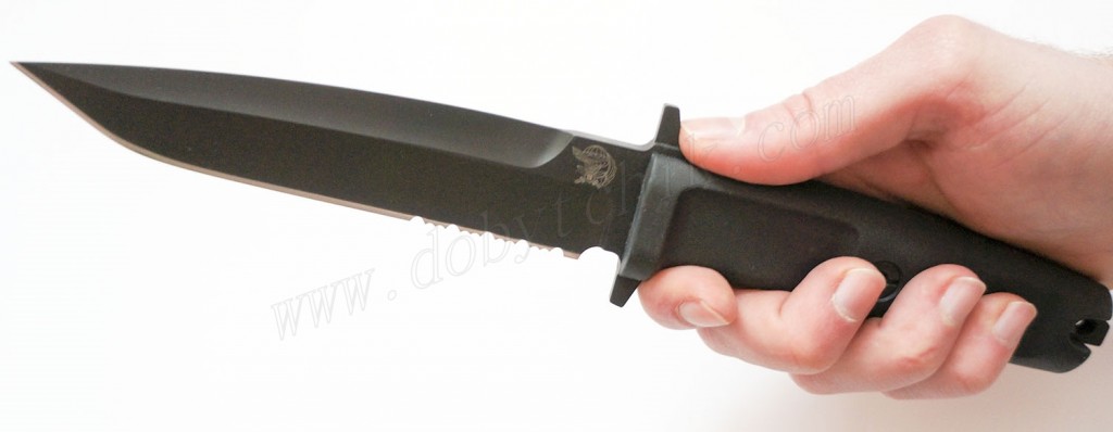 Удобный подпальцевый упор ножа Extrema Ratio Col Moschin